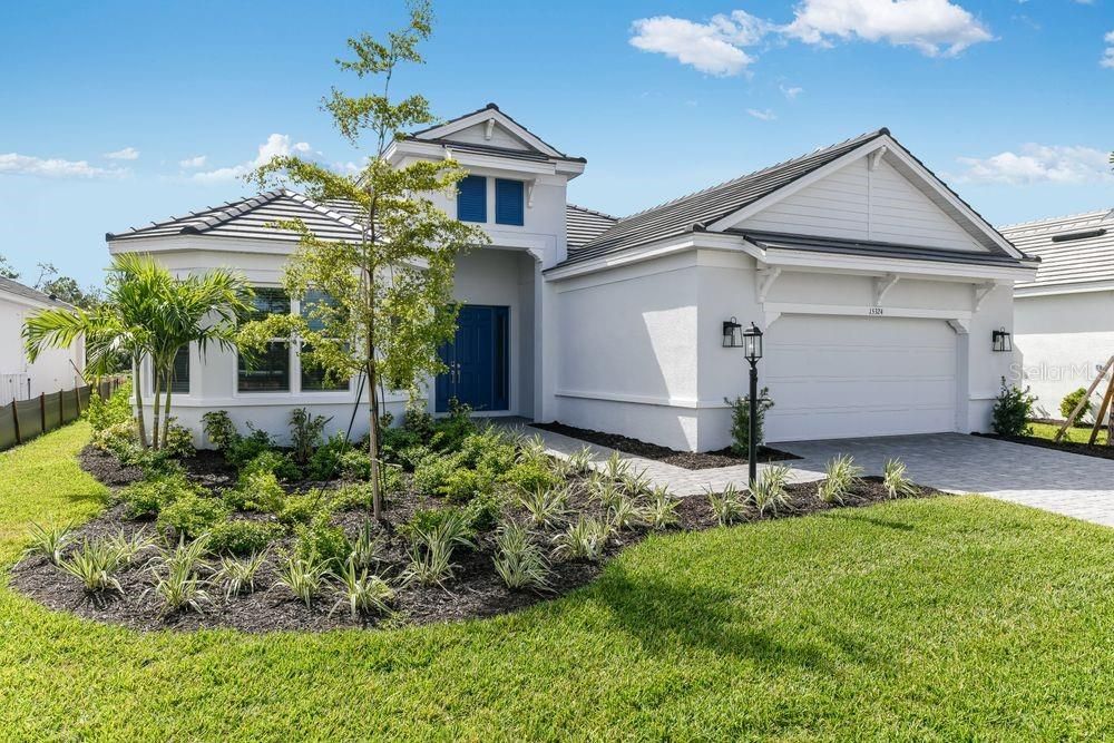 Под контрактом: $1,589,040 (3 спален, 3 ванн, 3095 Квадратных фут)