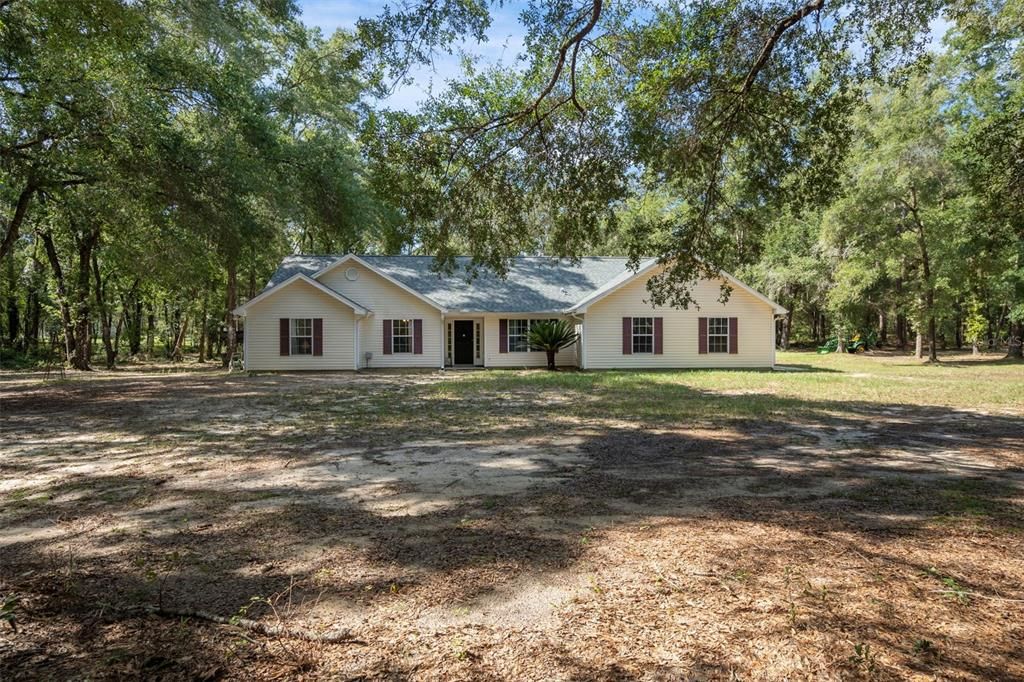 最近售出: $444,000 (3 贝兹, 2 浴室, 2160 平方英尺)