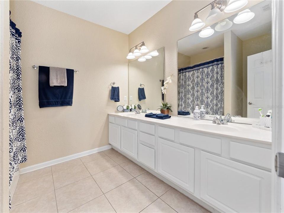 En Venta: $525,000 (3 camas, 3 baños, 1771 Pies cuadrados)