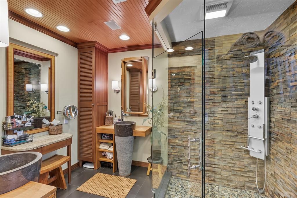 For Sale: $1,099,000 (3 beds, 2 baths, 2368 Square Feet)