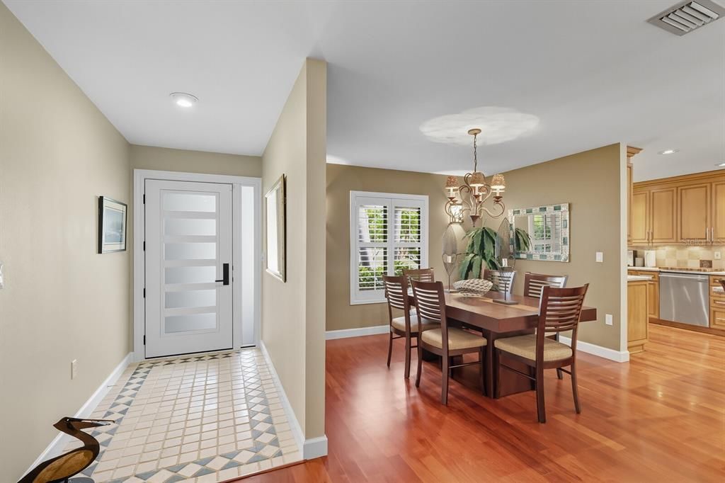 For Sale: $1,099,000 (3 beds, 2 baths, 2368 Square Feet)