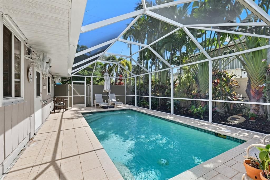 For Sale: $1,099,000 (3 beds, 2 baths, 2368 Square Feet)