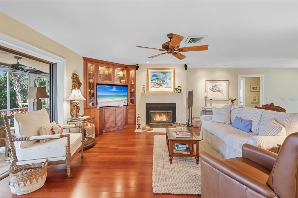 For Sale: $1,099,000 (3 beds, 2 baths, 2368 Square Feet)