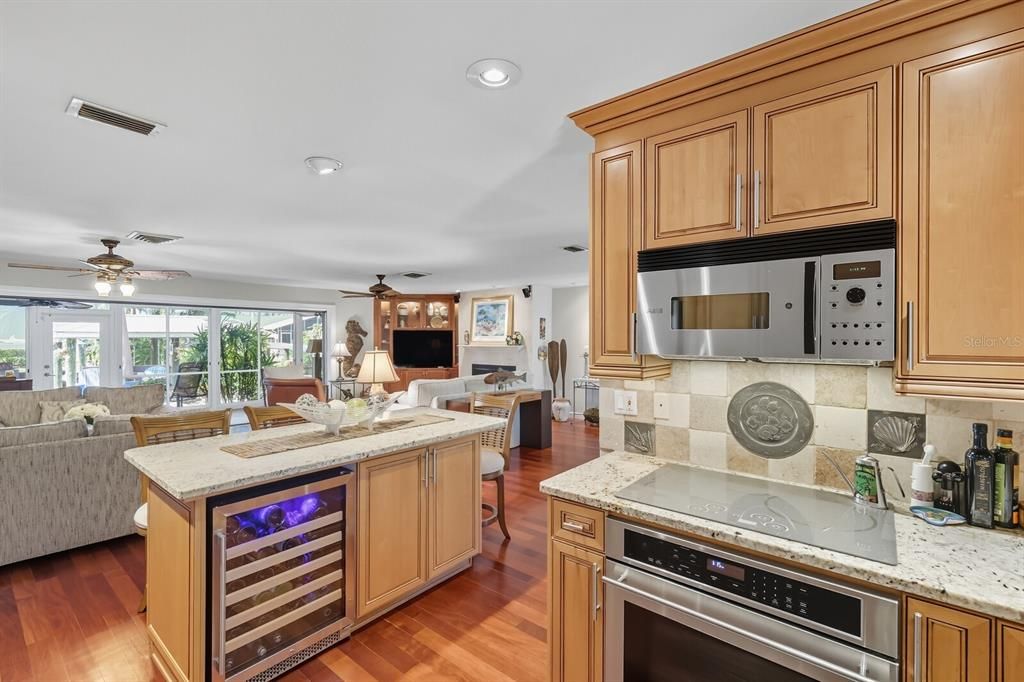 For Sale: $1,099,000 (3 beds, 2 baths, 2368 Square Feet)