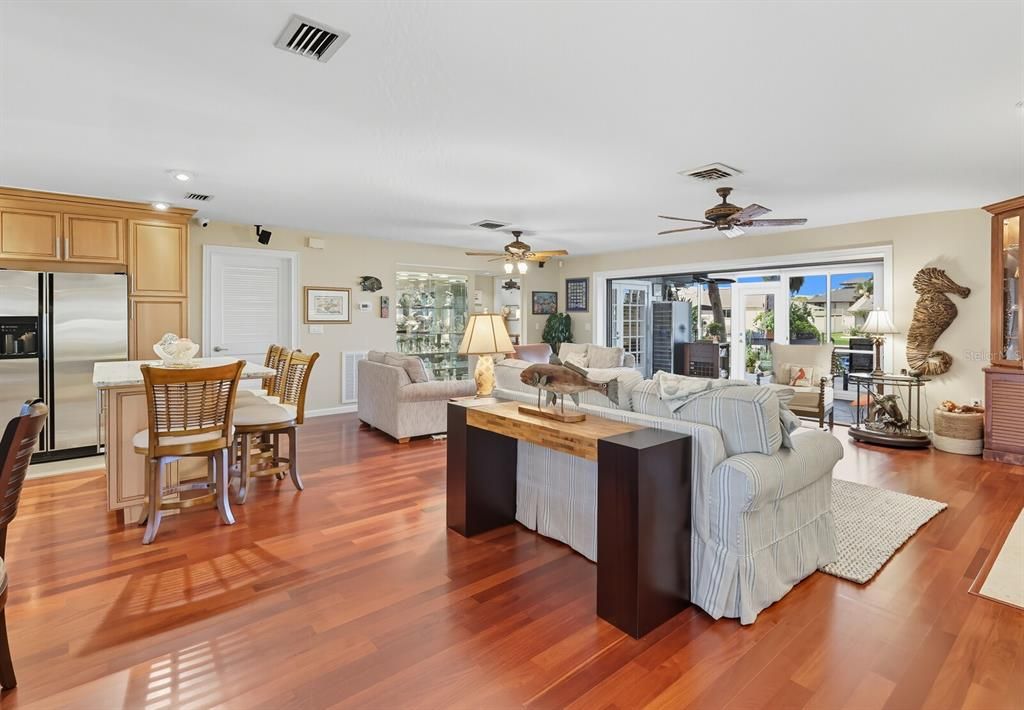 For Sale: $1,099,000 (3 beds, 2 baths, 2368 Square Feet)