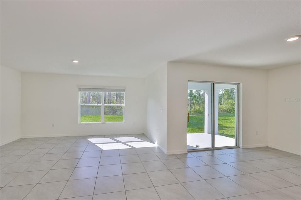 На продажу: $348,900 (4 спален, 2 ванн, 1846 Квадратных фут)