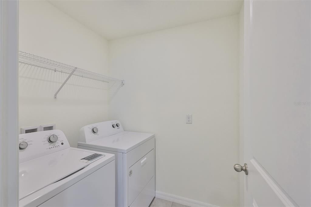 На продажу: $348,900 (4 спален, 2 ванн, 1846 Квадратных фут)