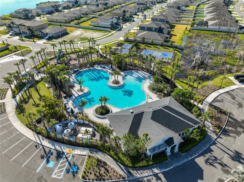 На продажу: $348,900 (4 спален, 2 ванн, 1846 Квадратных фут)