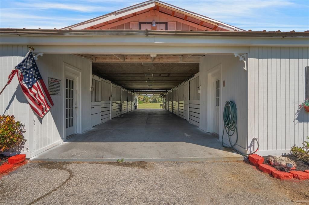 待售: $1,500,000 (10.00 acres)