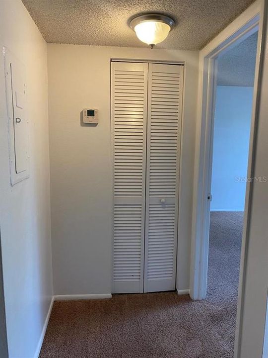 Active With Contract: $1,050 (1 beds, 1 baths, 625 Square Feet)