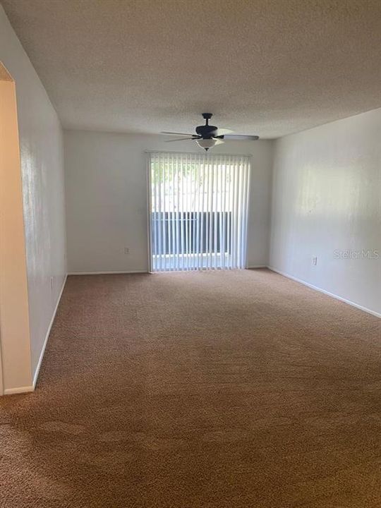 Active With Contract: $1,050 (1 beds, 1 baths, 625 Square Feet)