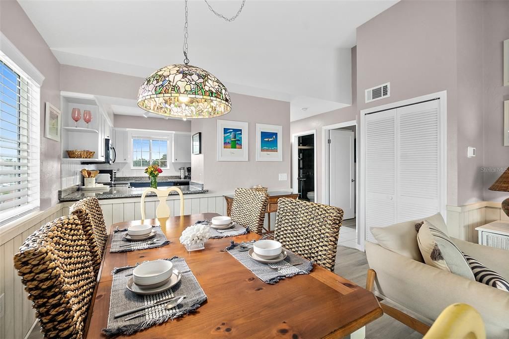 待售: $259,000 (1 贝兹, 1 浴室, 804 平方英尺)