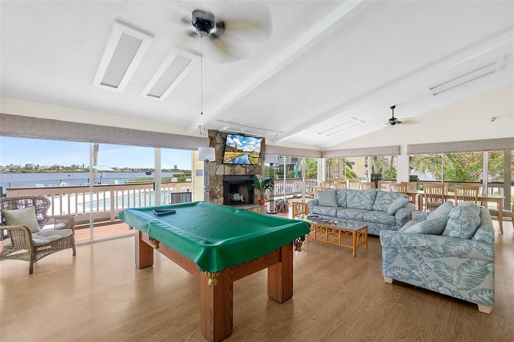 待售: $259,000 (1 贝兹, 1 浴室, 804 平方英尺)