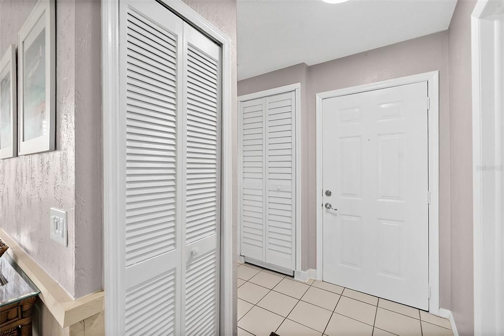 待售: $259,000 (1 贝兹, 1 浴室, 804 平方英尺)