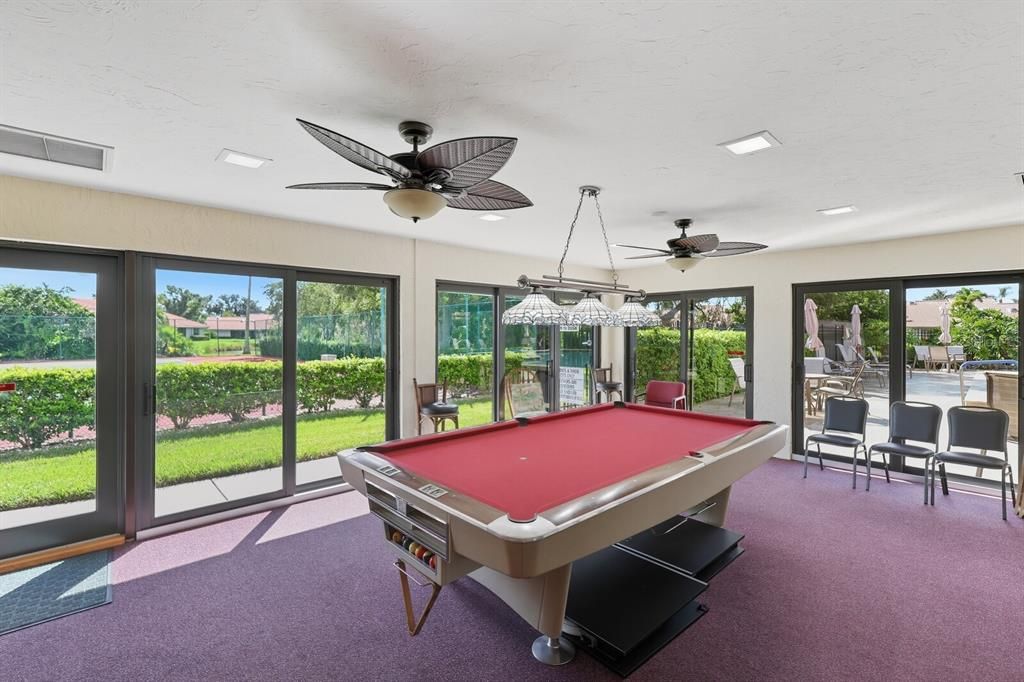 Под контрактом: $375,000 (3 спален, 2 ванн, 1990 Квадратных фут)