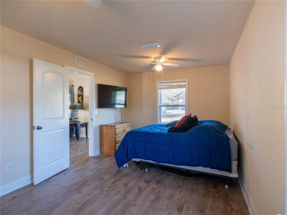 En Venta: $294,500 (3 camas, 2 baños, 1456 Pies cuadrados)