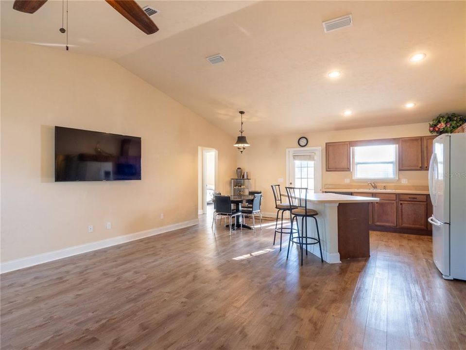 En Venta: $294,500 (3 camas, 2 baños, 1456 Pies cuadrados)