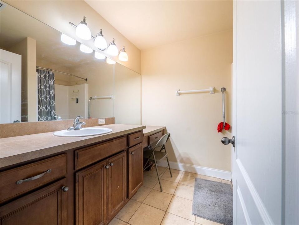 En Venta: $294,500 (3 camas, 2 baños, 1456 Pies cuadrados)