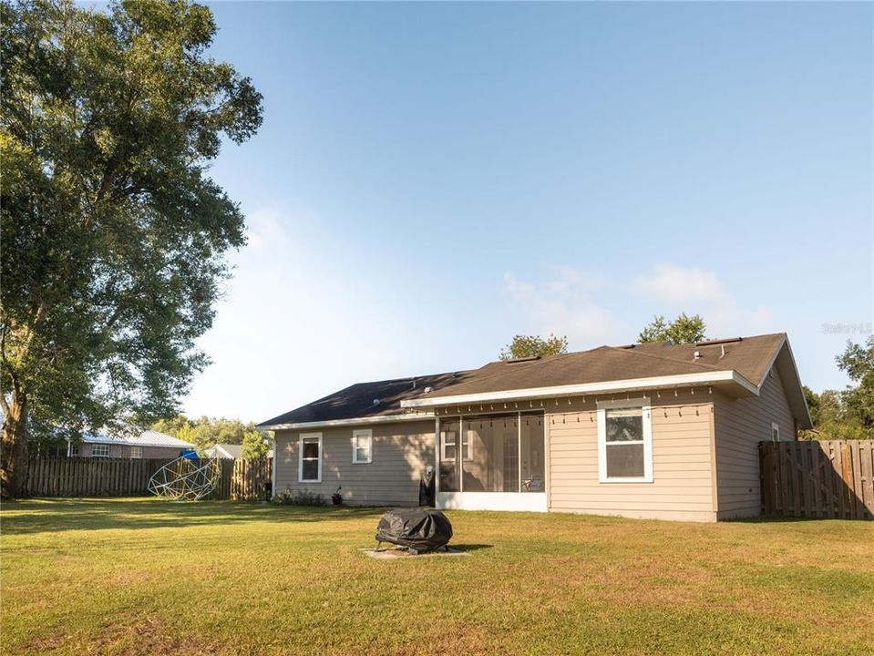 En Venta: $294,500 (3 camas, 2 baños, 1456 Pies cuadrados)