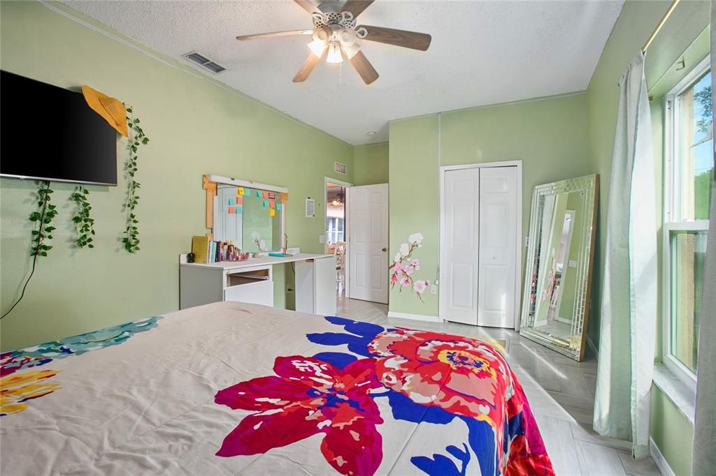 На продажу: $459,900 (4 спален, 2 ванн, 2618 Квадратных фут)