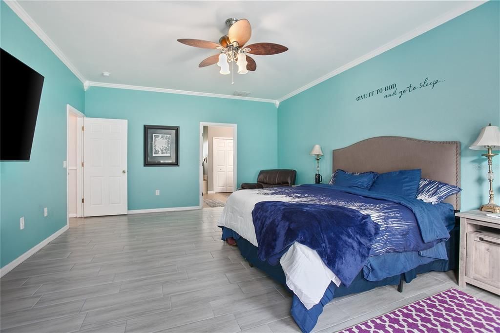 На продажу: $459,900 (4 спален, 2 ванн, 2618 Квадратных фут)