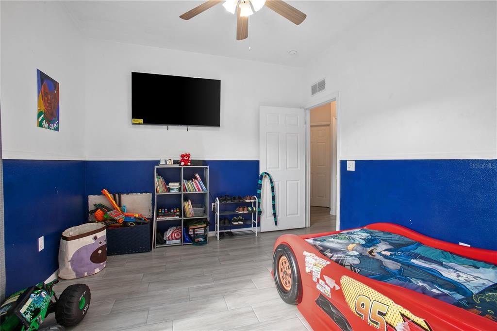 На продажу: $459,900 (4 спален, 2 ванн, 2618 Квадратных фут)