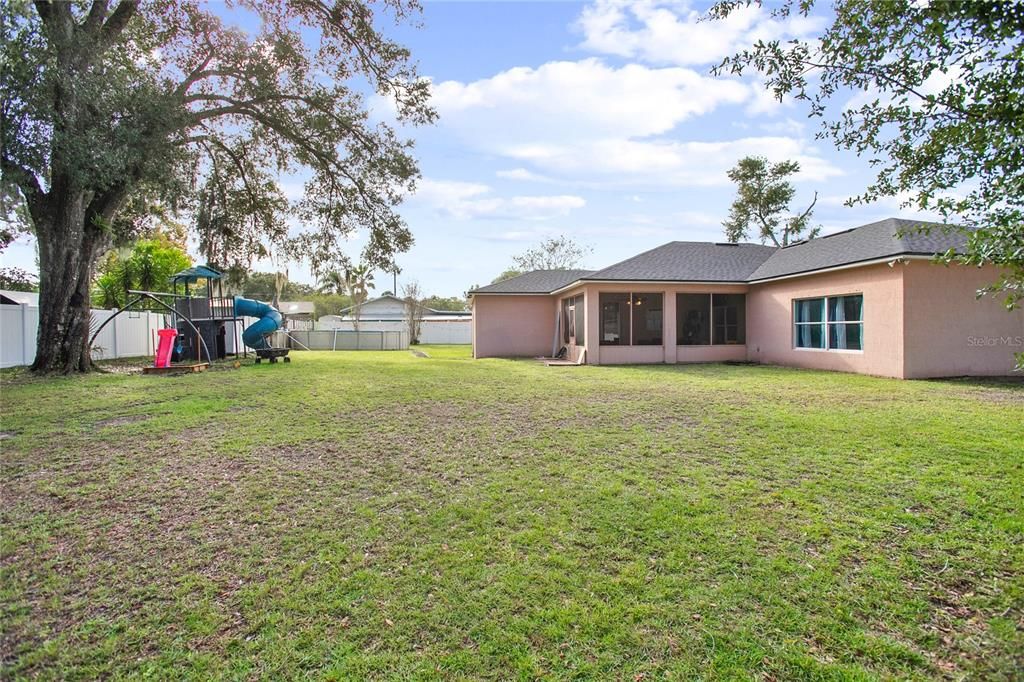 На продажу: $459,900 (4 спален, 2 ванн, 2618 Квадратных фут)