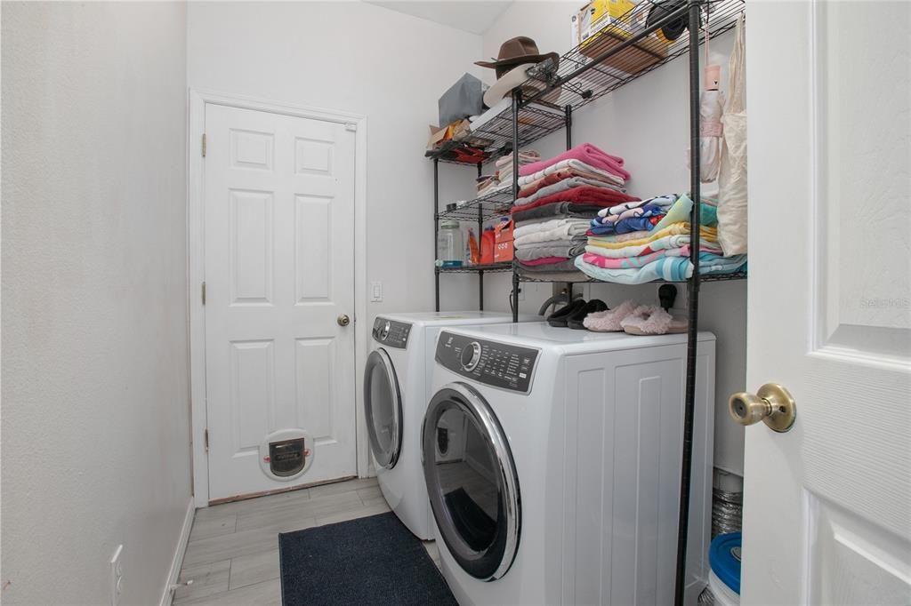 На продажу: $459,900 (4 спален, 2 ванн, 2618 Квадратных фут)