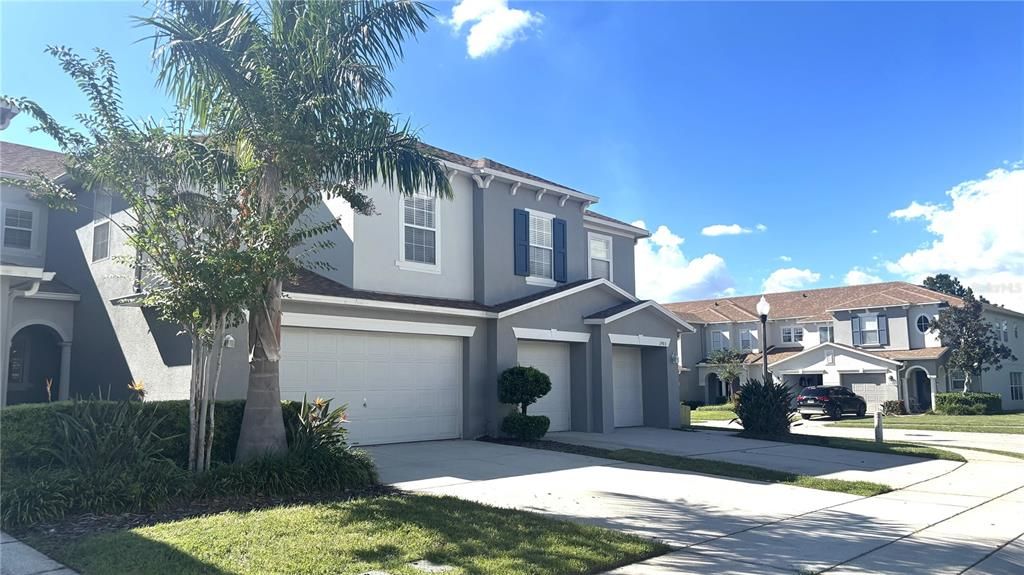 Active With Contract: $1,899 (3 beds, 2 baths, 1734 Square Feet)