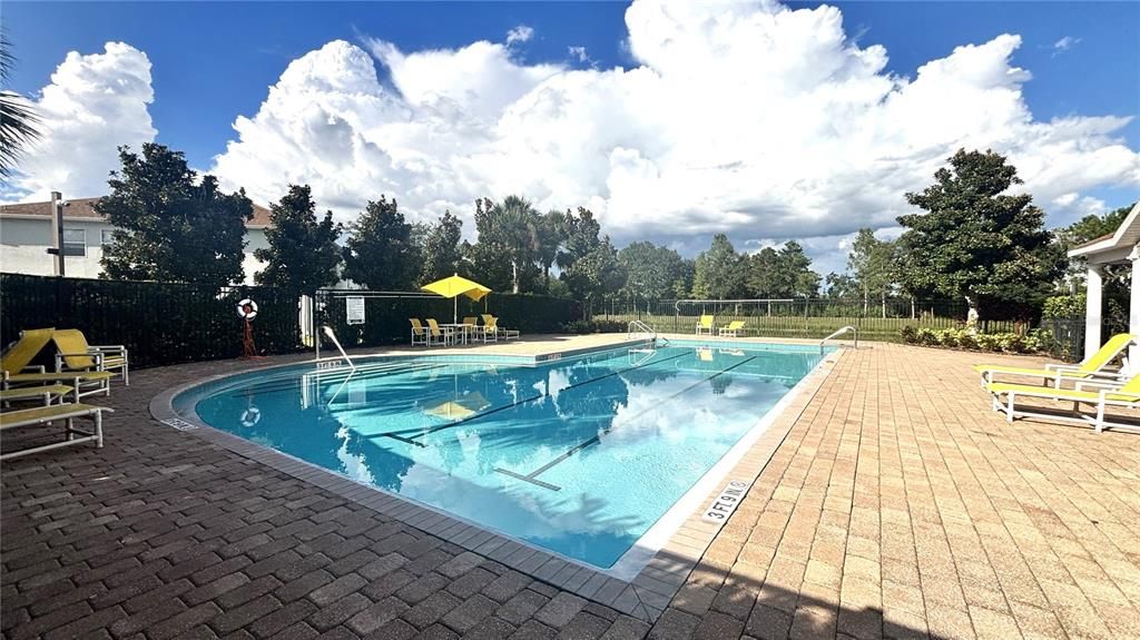 Active With Contract: $1,899 (3 beds, 2 baths, 1734 Square Feet)