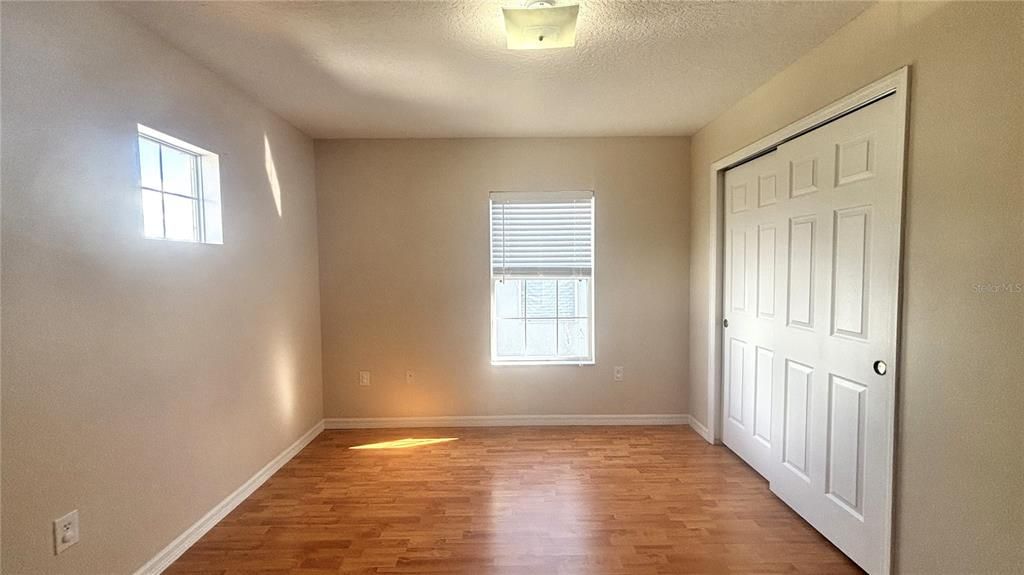 Active With Contract: $1,899 (3 beds, 2 baths, 1734 Square Feet)