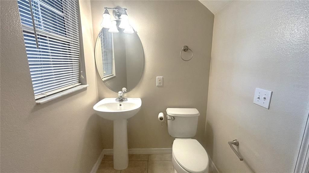 Active With Contract: $1,899 (3 beds, 2 baths, 1734 Square Feet)