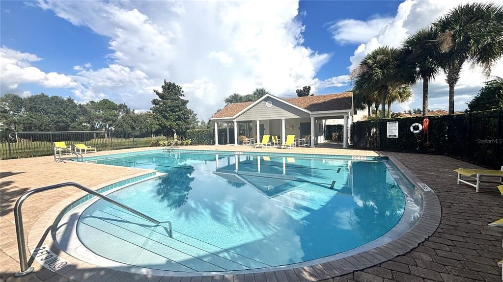 Active With Contract: $1,899 (3 beds, 2 baths, 1734 Square Feet)