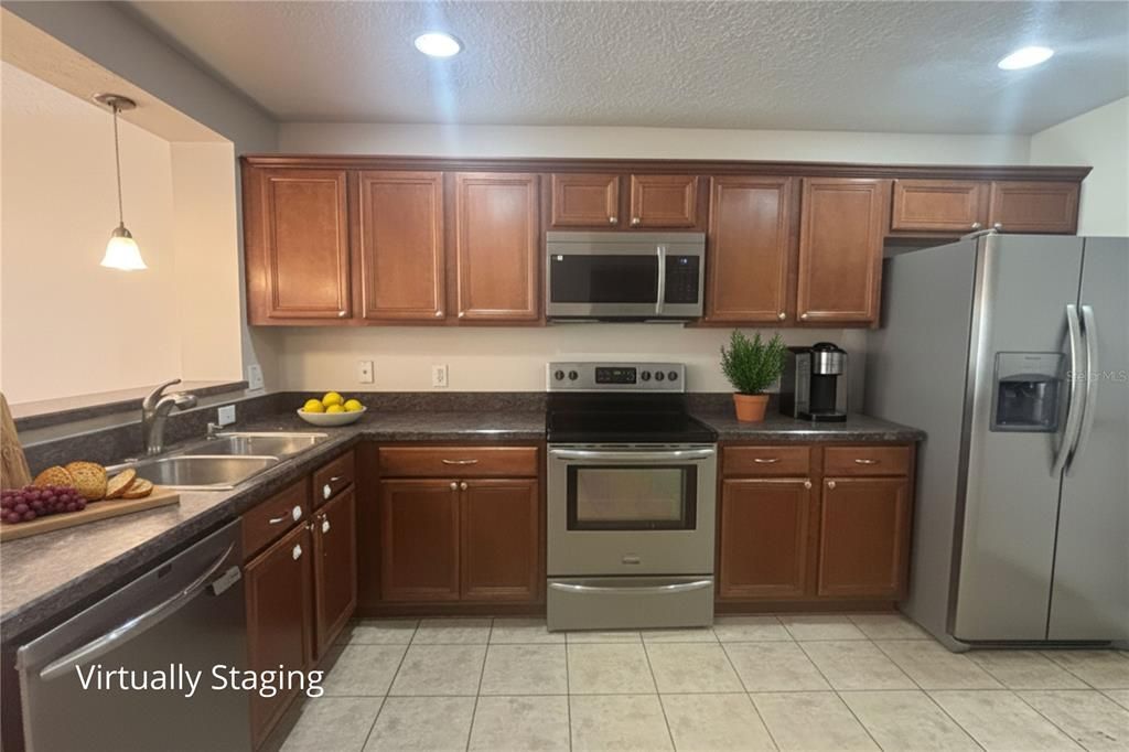 Active With Contract: $1,899 (3 beds, 2 baths, 1734 Square Feet)