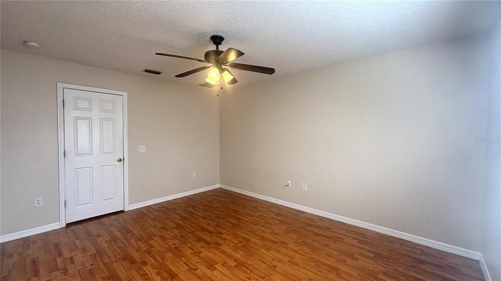 Active With Contract: $1,899 (3 beds, 2 baths, 1734 Square Feet)