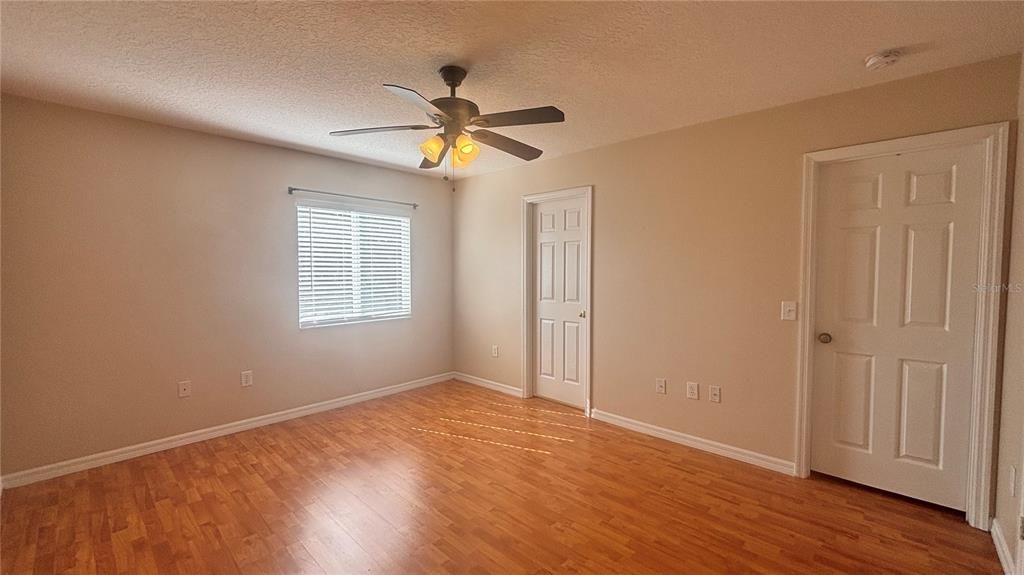 Active With Contract: $1,899 (3 beds, 2 baths, 1734 Square Feet)