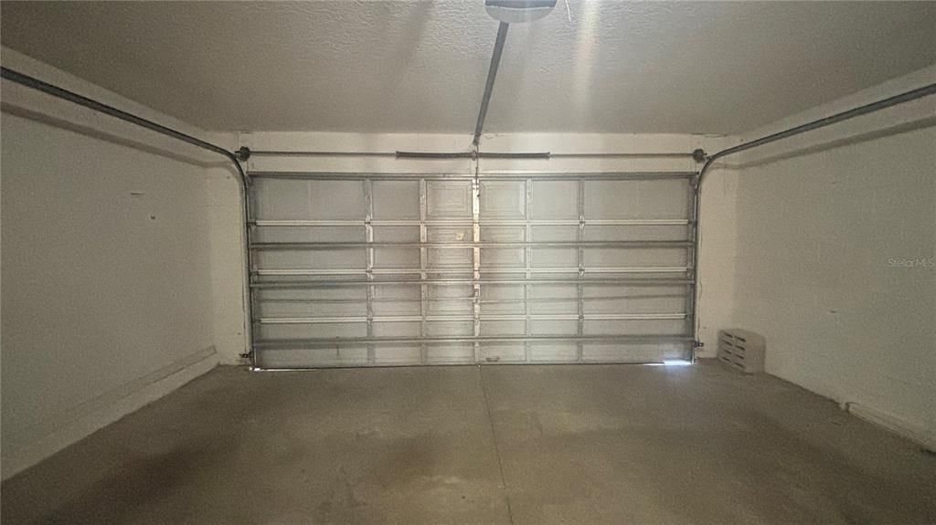 Active With Contract: $1,899 (3 beds, 2 baths, 1734 Square Feet)