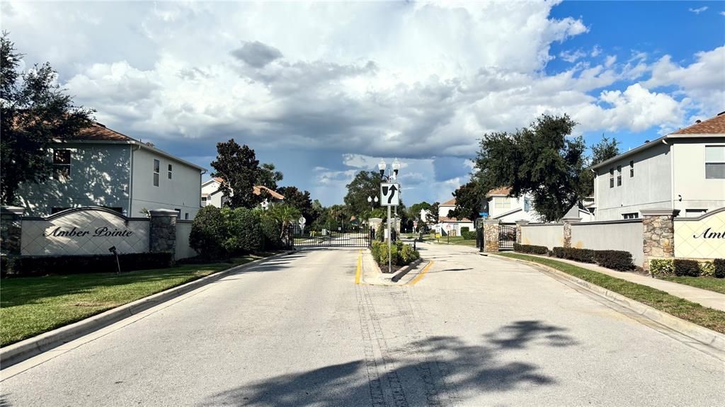 Active With Contract: $1,899 (3 beds, 2 baths, 1734 Square Feet)