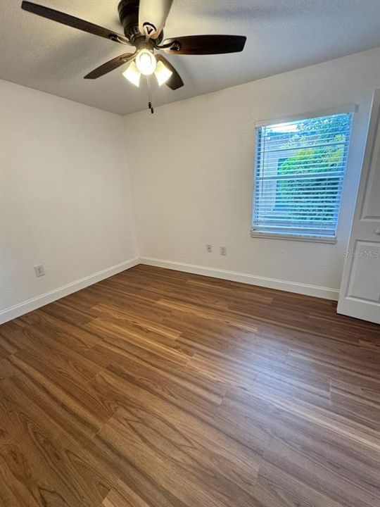 合同活跃: $1,650 (3 贝兹, 2 浴室, 1277 平方英尺)