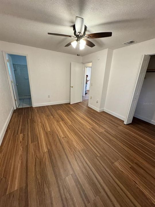 合同活跃: $1,650 (3 贝兹, 2 浴室, 1277 平方英尺)