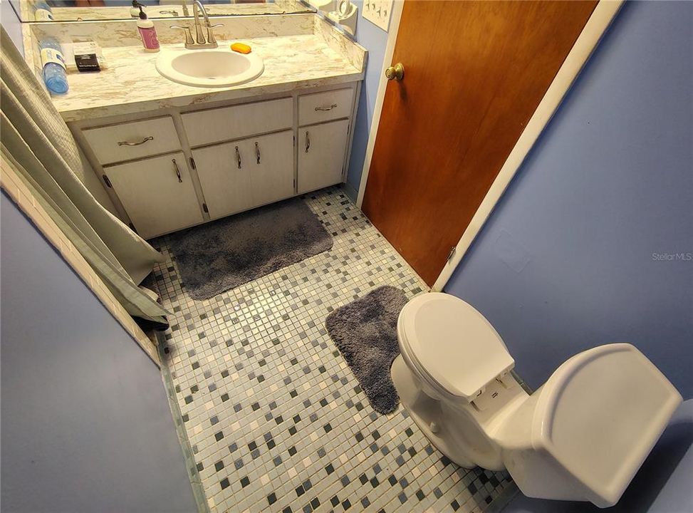 待售: $205,000 (2 贝兹, 2 浴室, 1254 平方英尺)