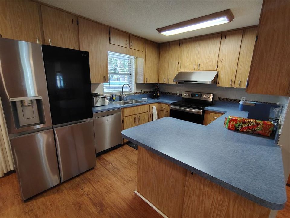 待售: $205,000 (2 贝兹, 2 浴室, 1254 平方英尺)