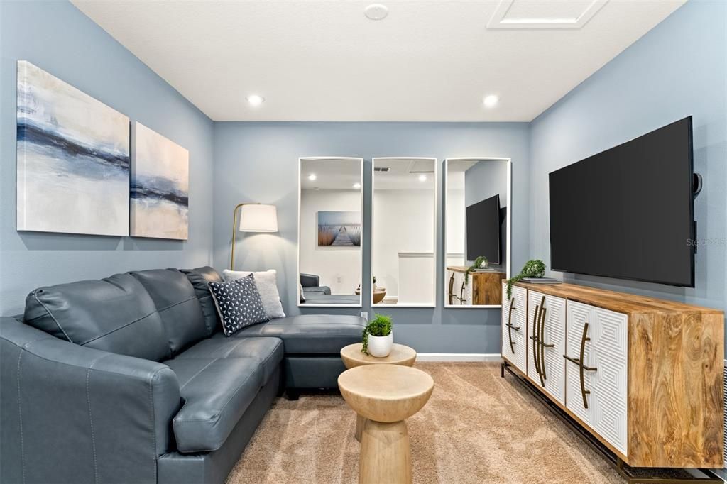 На продажу: $312,990 (3 спален, 2 ванн, 1704 Квадратных фут)