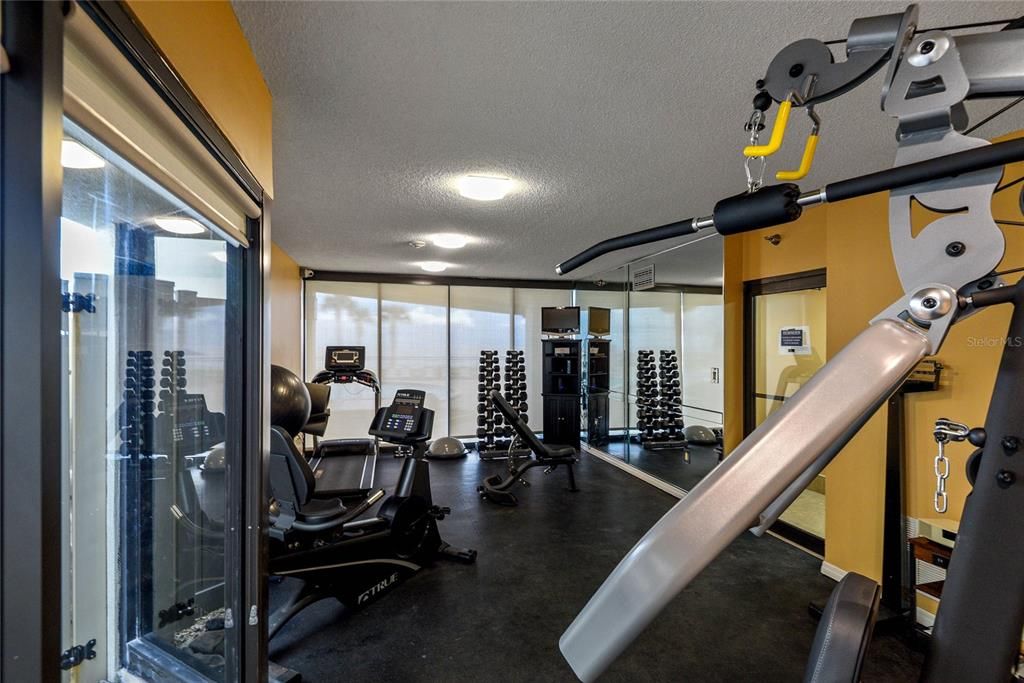 合同活跃: $849,000 (2 贝兹, 2 浴室, 1601 平方英尺)