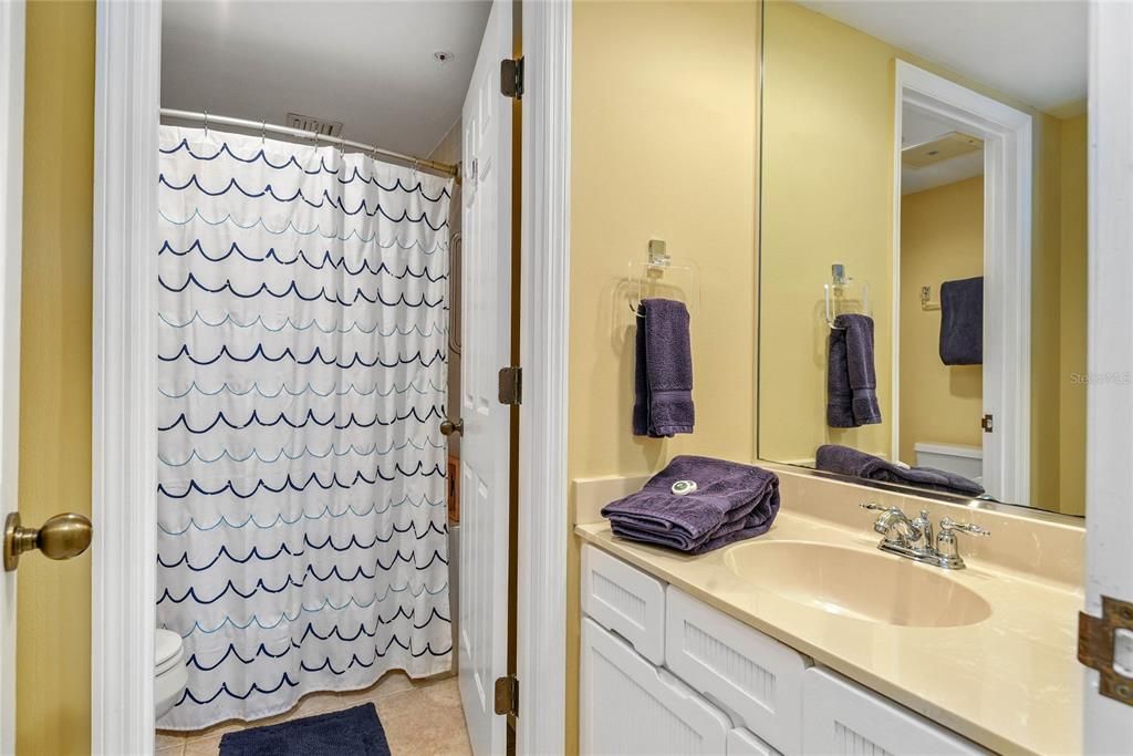 合同活跃: $849,000 (2 贝兹, 2 浴室, 1601 平方英尺)