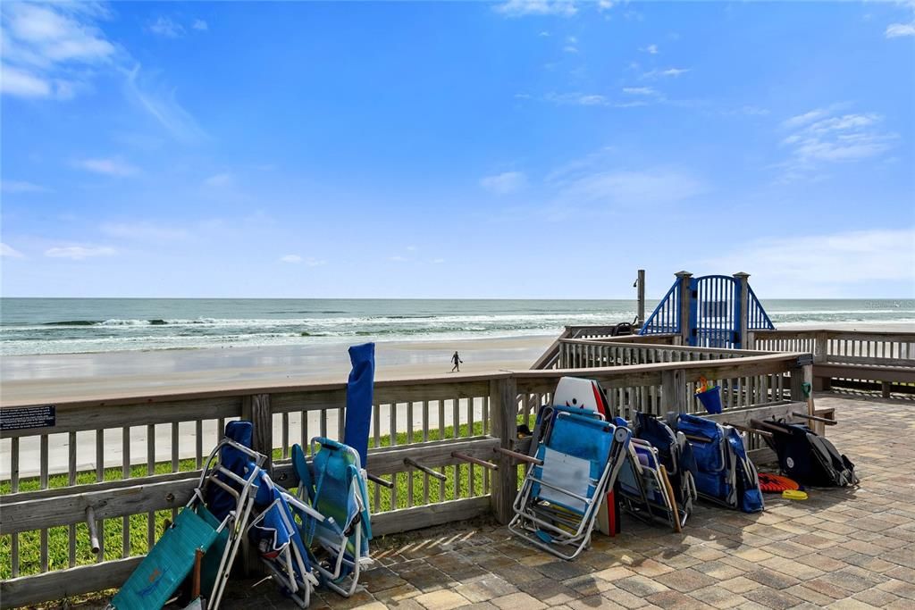 合同活跃: $849,000 (2 贝兹, 2 浴室, 1601 平方英尺)