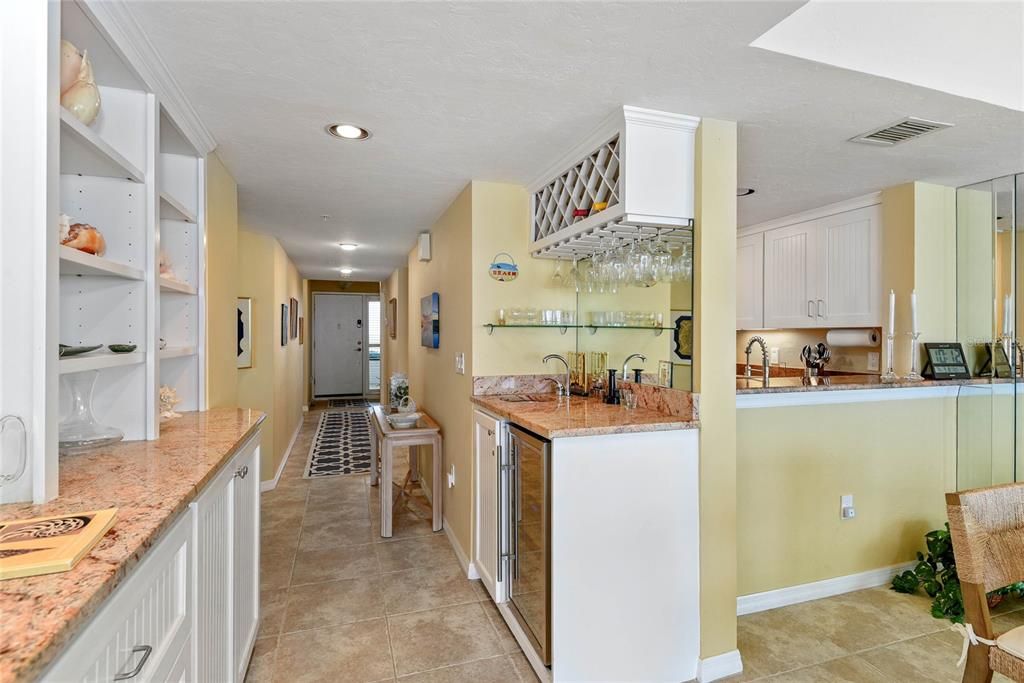 合同活跃: $849,000 (2 贝兹, 2 浴室, 1601 平方英尺)