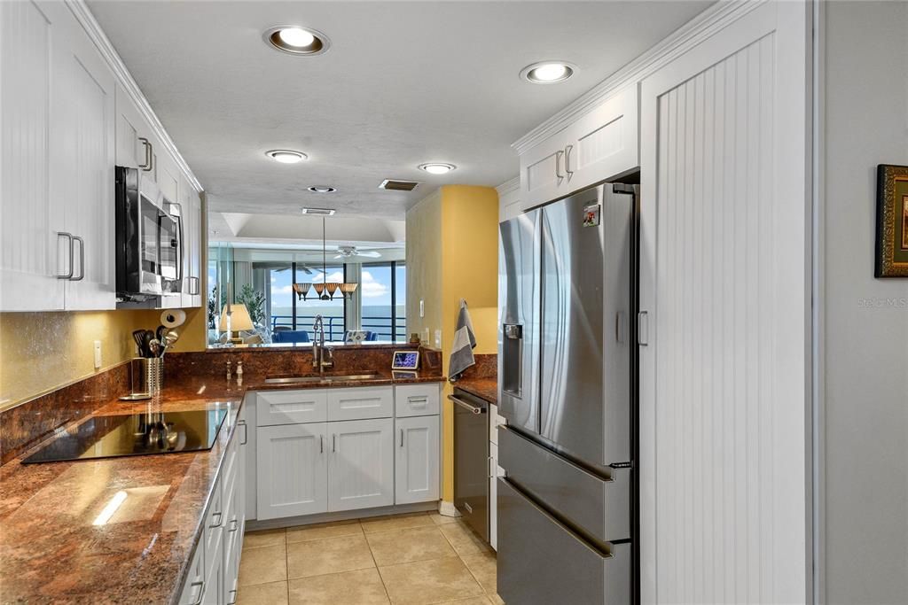 合同活跃: $849,000 (2 贝兹, 2 浴室, 1601 平方英尺)