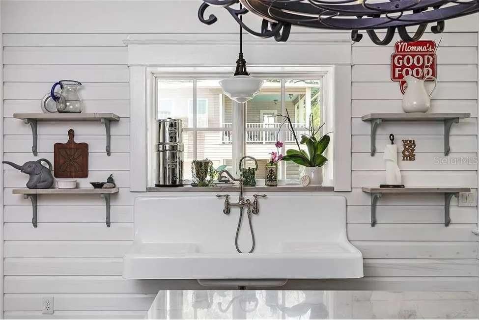 For Sale: $1,395,000 (4 beds, 3 baths, 3326 Square Feet)