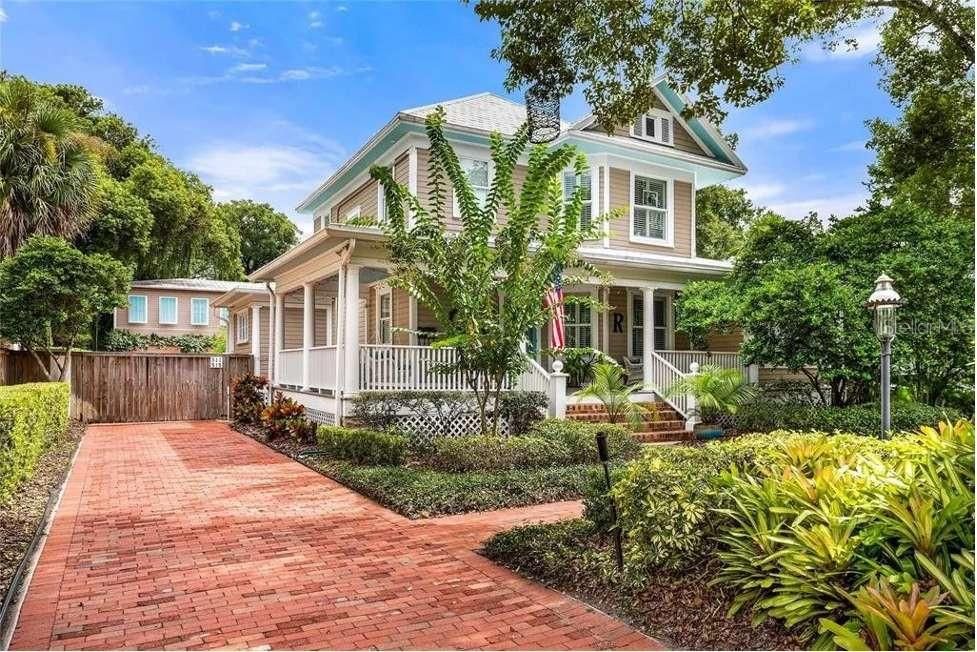 For Sale: $1,395,000 (4 beds, 3 baths, 3326 Square Feet)